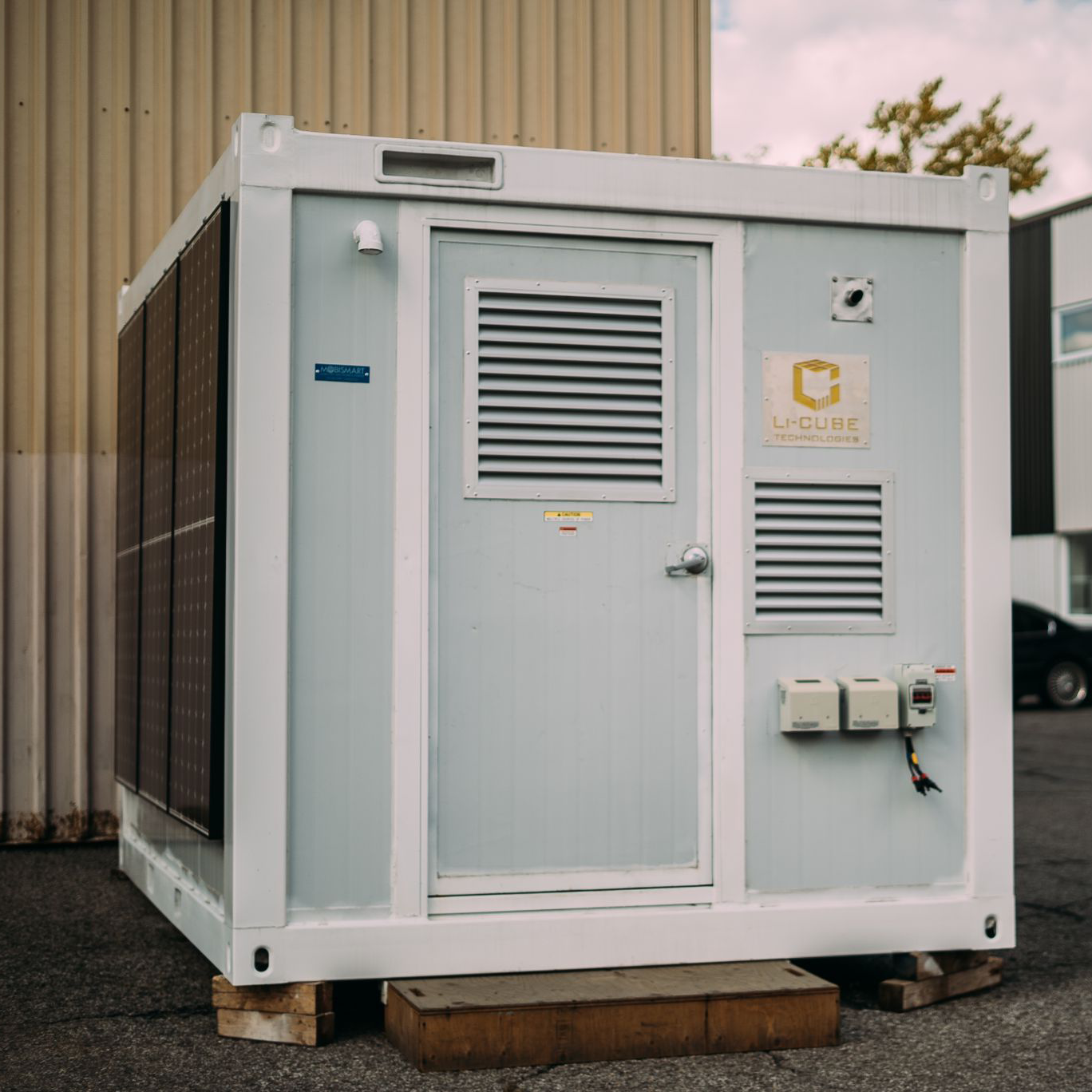 Li-Cube Power10 Solar-Ready Container System Base